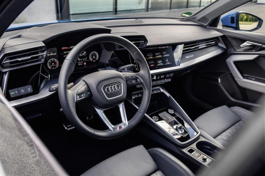 Интерьер Audi A3 Sedan 35 TDI S-Line 2020 года  (WW) (фото 33 из 42)